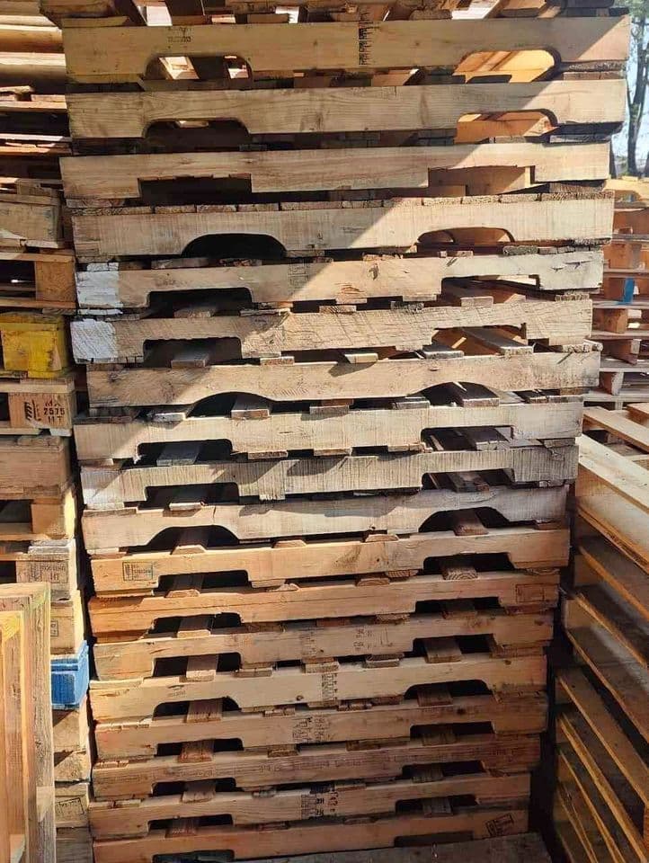 Used Grade B 48 x 40  4-Way Stringer Pallets - Aiea HI 96701