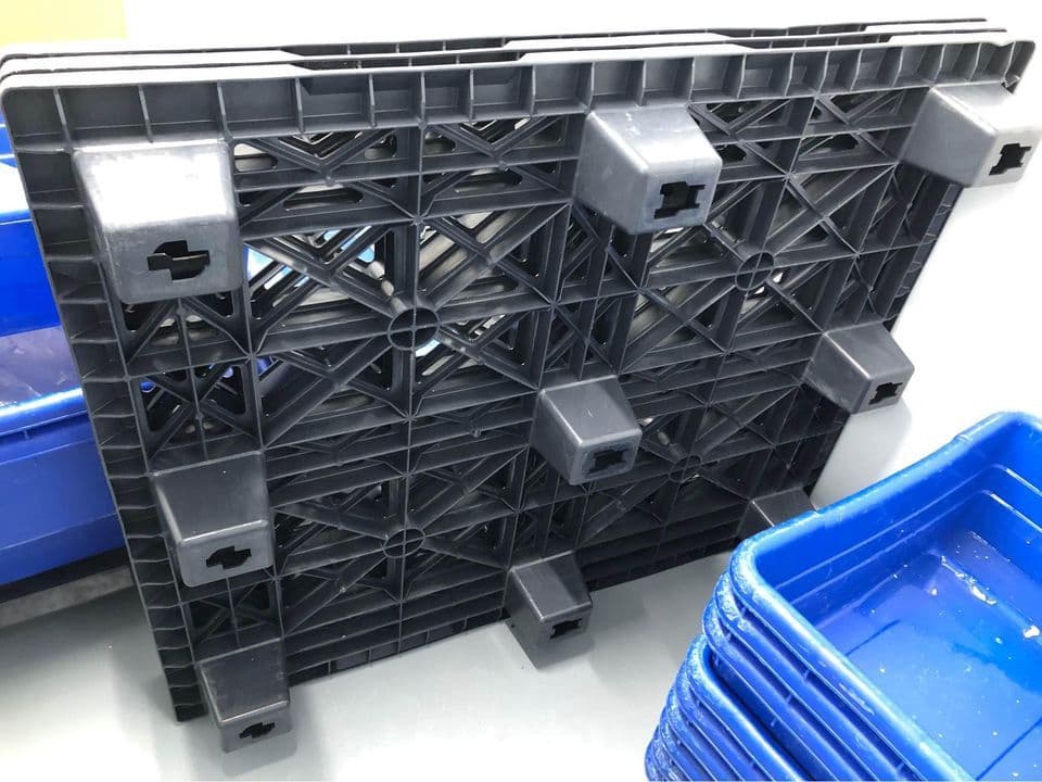 Used 1067 × 1067 mm International Plastic Pallets - Sacramento CA 95826