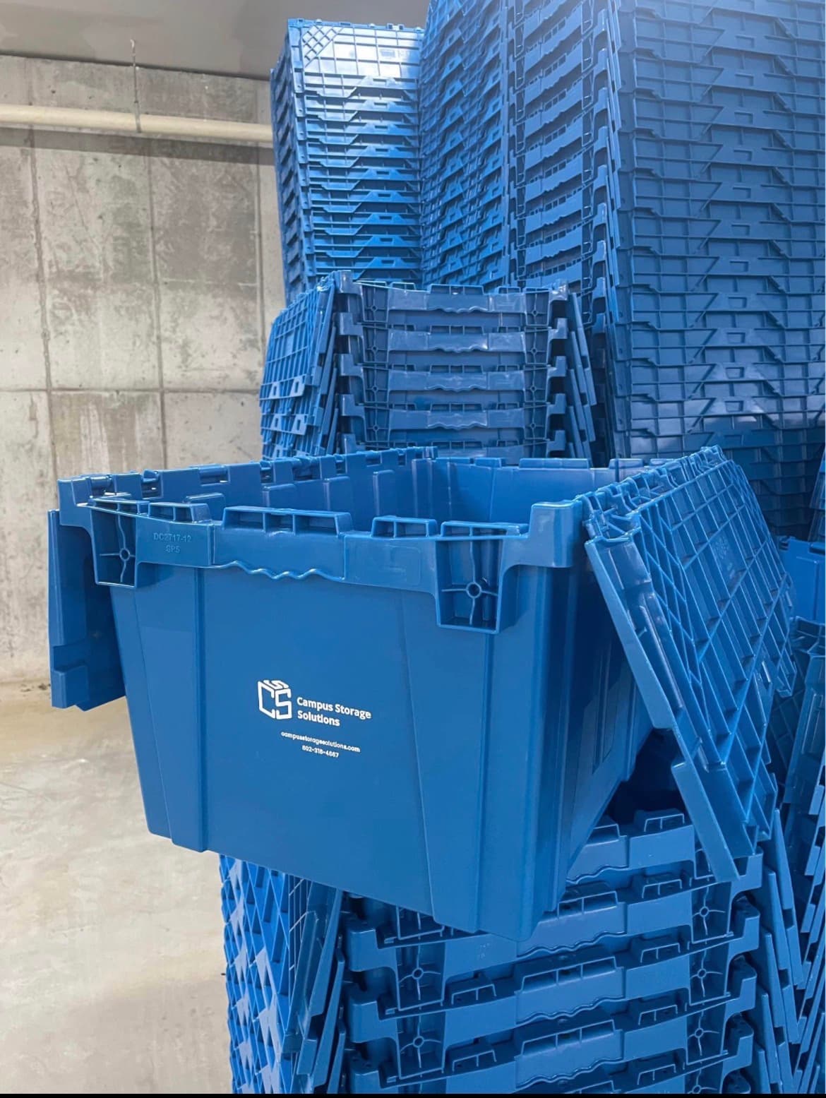 Like New 27x17x12.8 Plastic Crates - Williston, VT 05495