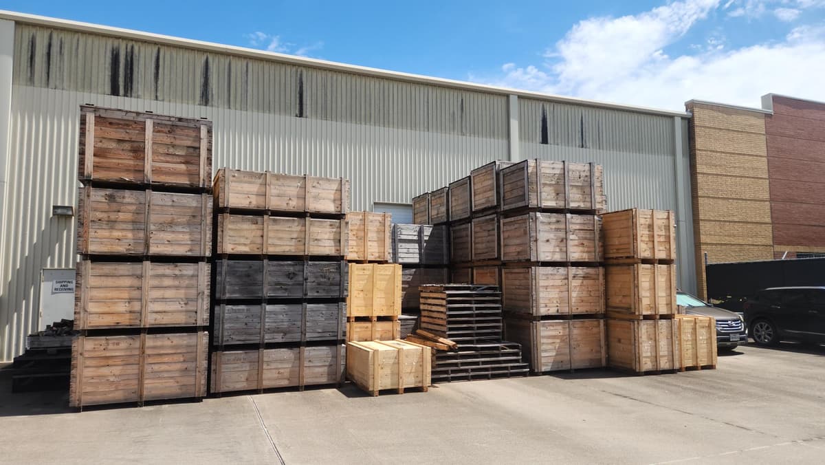 Used 67x43x35 Wood Crates - Deer Park, TX 77536