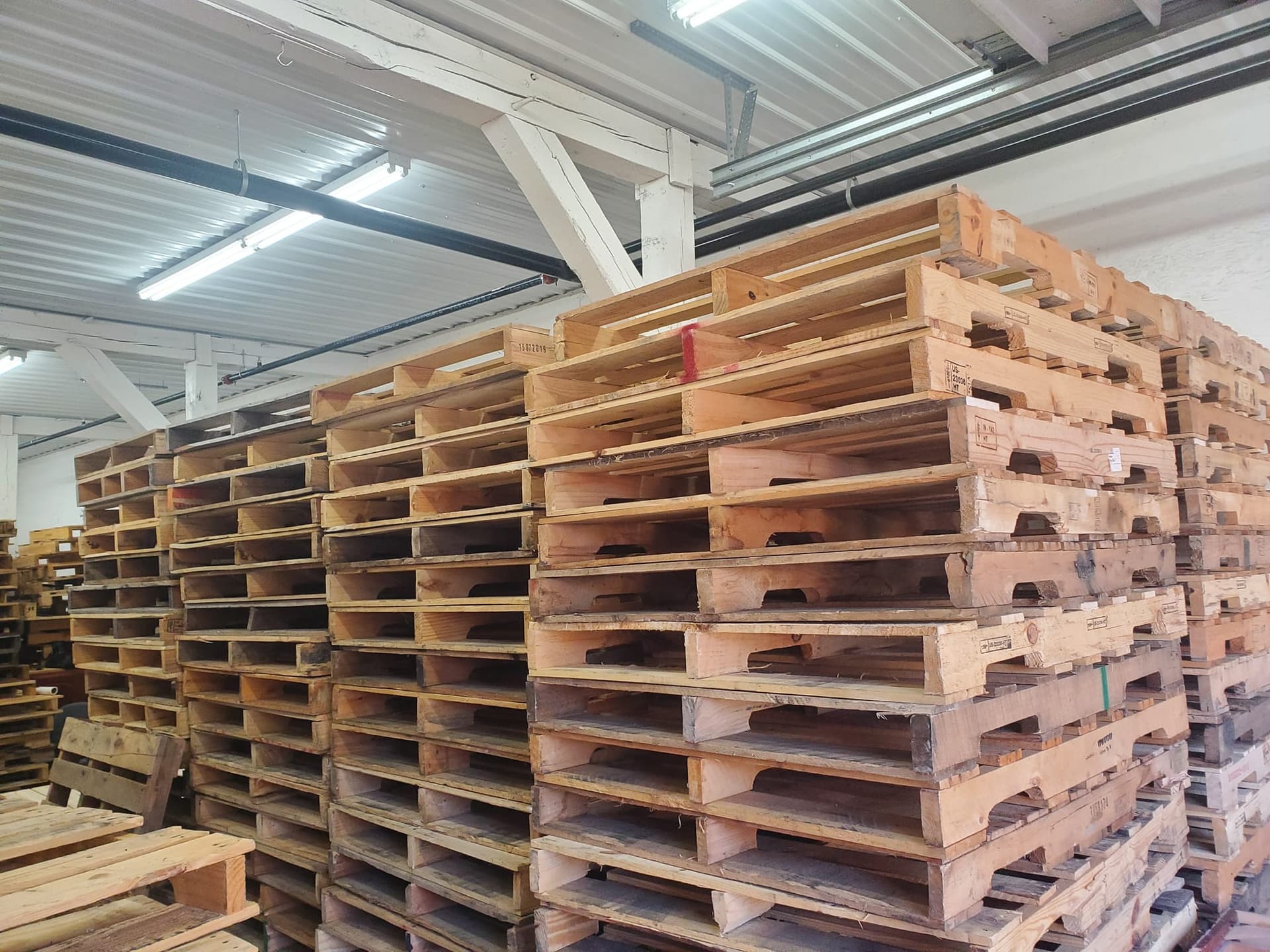 Grade A  48 x 40 Wooden 4-way Used Pallets - Cincinnati OH 45238