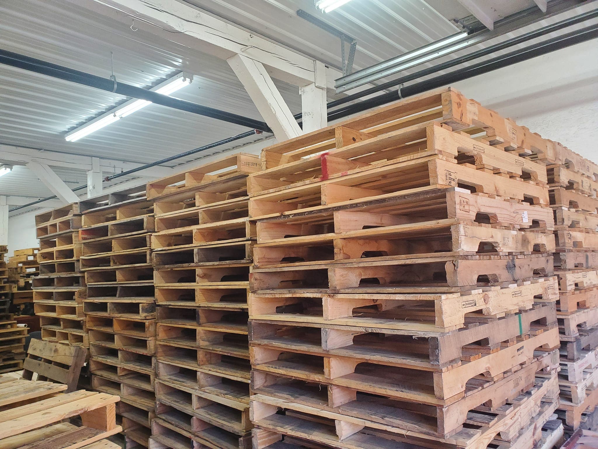 Grade A  48 x 40 Wooden 4-way Used Pallets - Cincinnati OH 45238