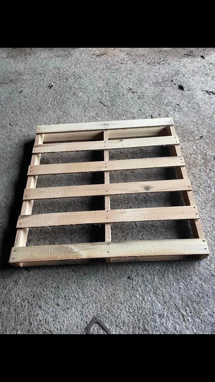 Used 44.5 x 44.5 Custom Wooden Pallets - Knoxville TN 37918