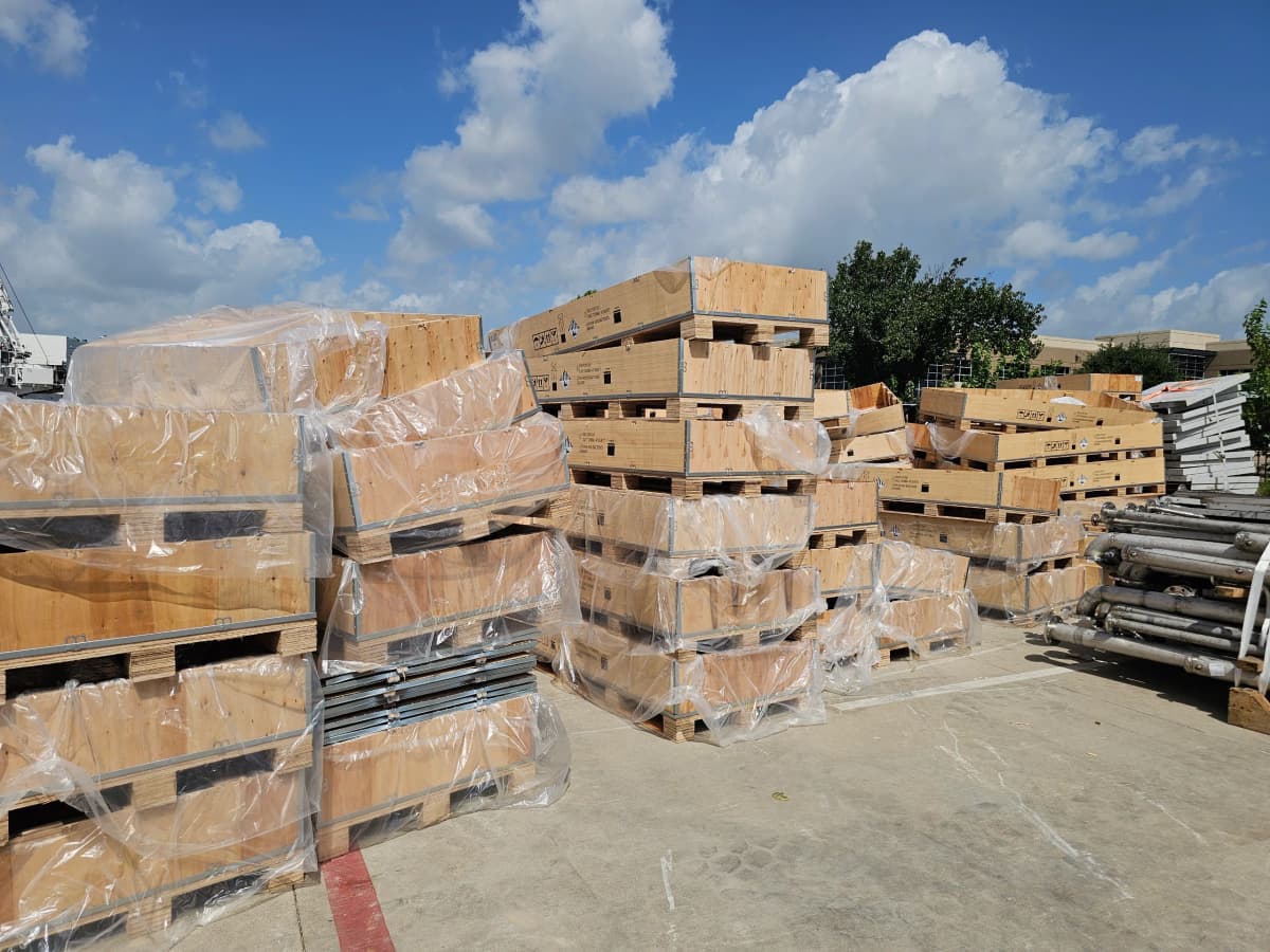 Used 95x40x17 Wood Crates - Houston, TX 77067