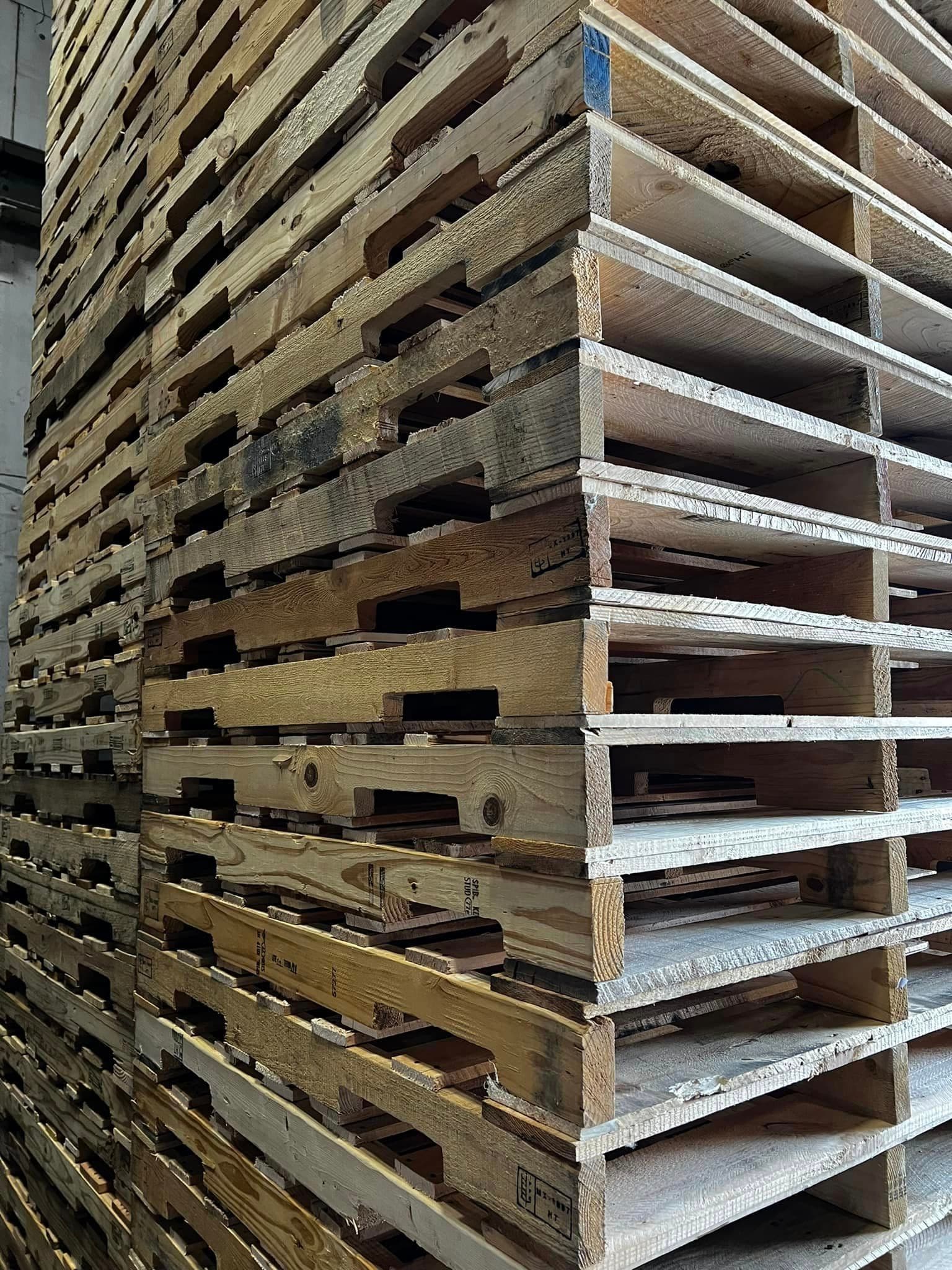 Grade A Wooden Used 4-way Pallets -  Memphis TN  38115
