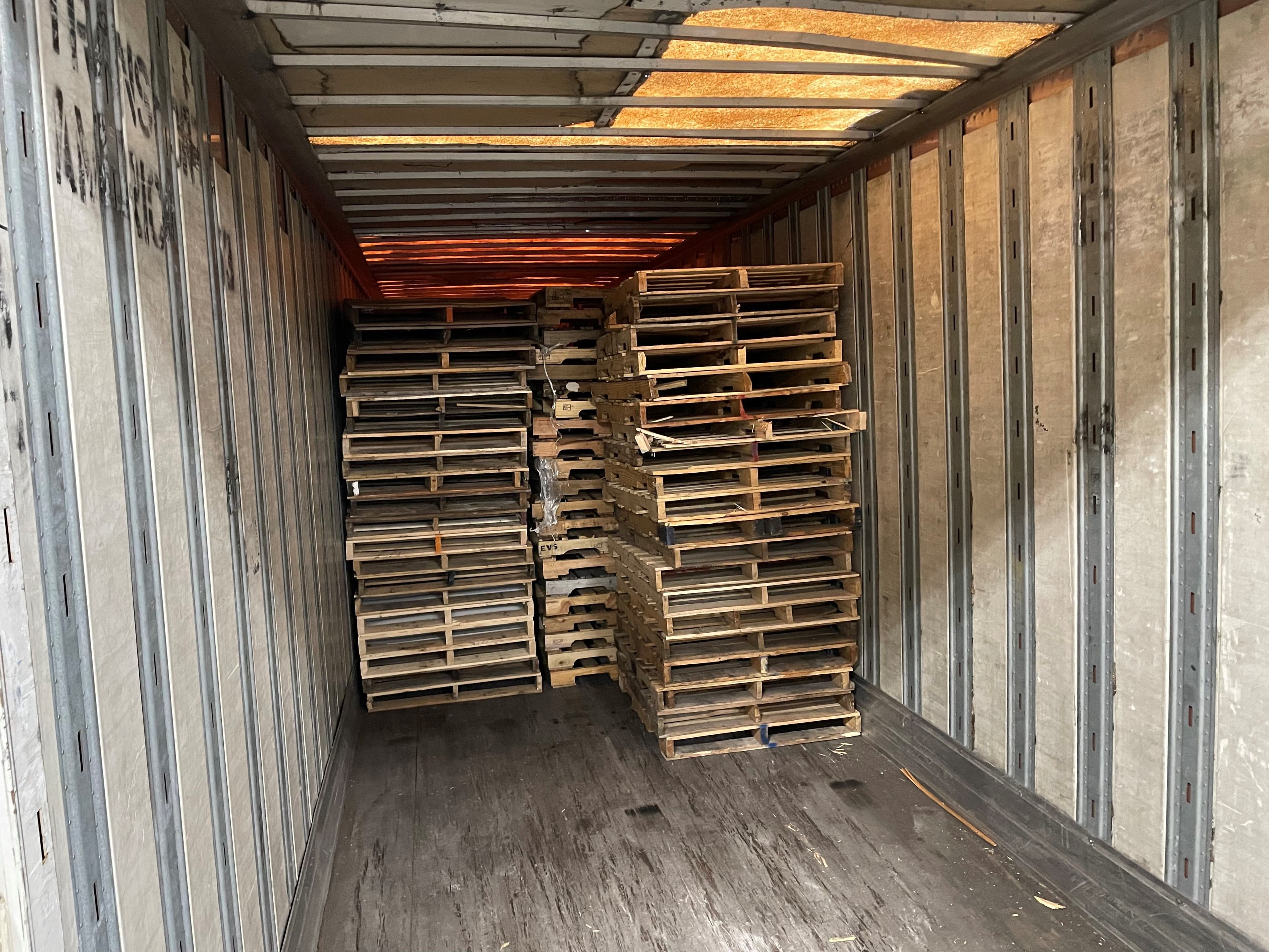 Used Standard Size Wooden Pallet Cores - Indianapolis IN 46203