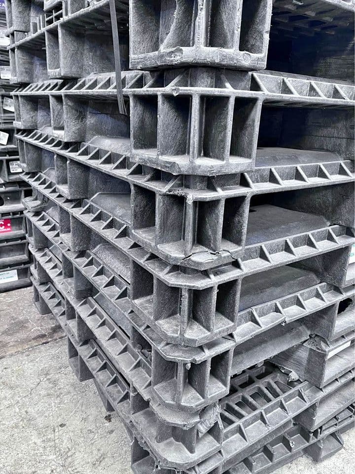 Used Bulk Plastic Drum Pallets - Johnston RI 02919