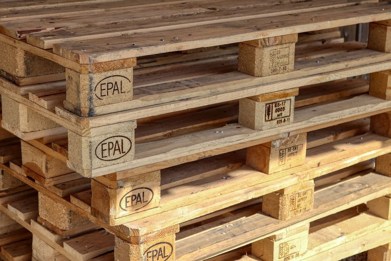A Guide to Buying a Truckload of Wooden Pallets