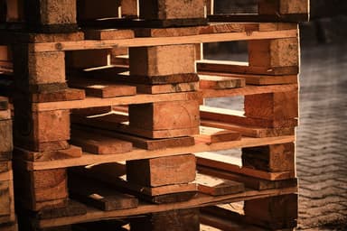 How to Properly Store Wooden Pallets: Safety and Technical Tips