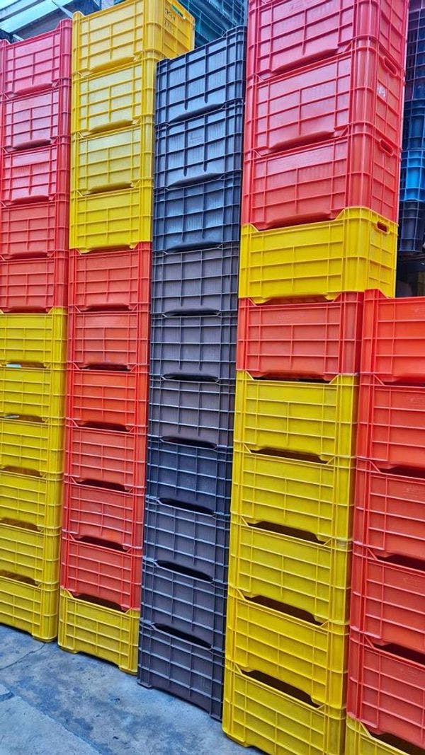 Used Plastic Crates For Sale - Nicholasville, KY 40356
